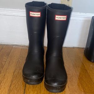 Short black Hunter boots